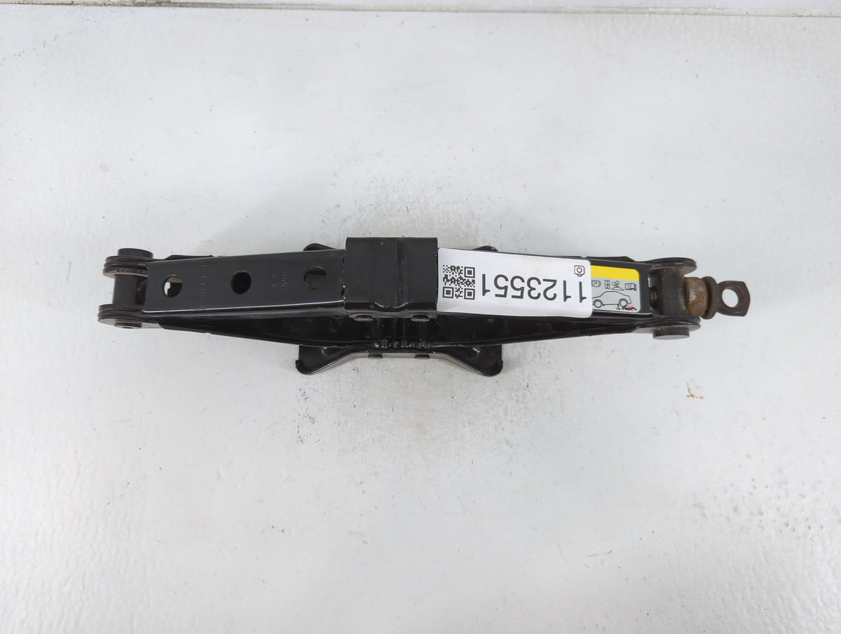 2013 Volkswagen Passat Spare Scissor Car Jack 1123551 - Oemusedautoparts1.com