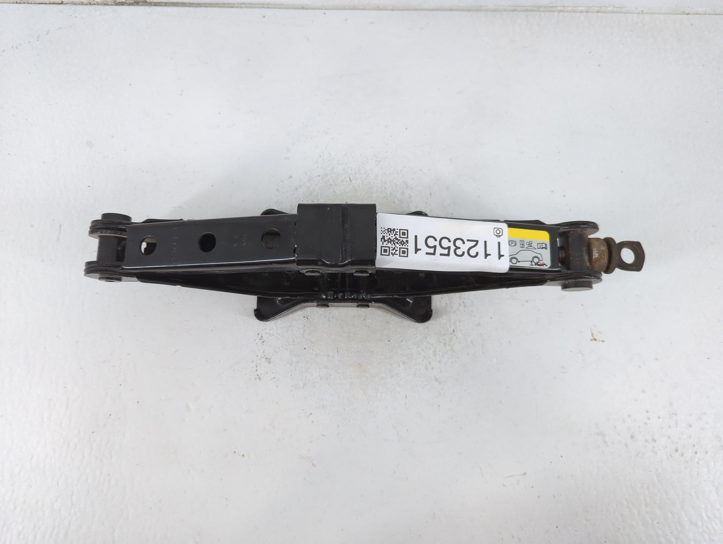 2013 Volkswagen Passat Spare Scissor Car Jack 1123551 - Oemusedautoparts1.com