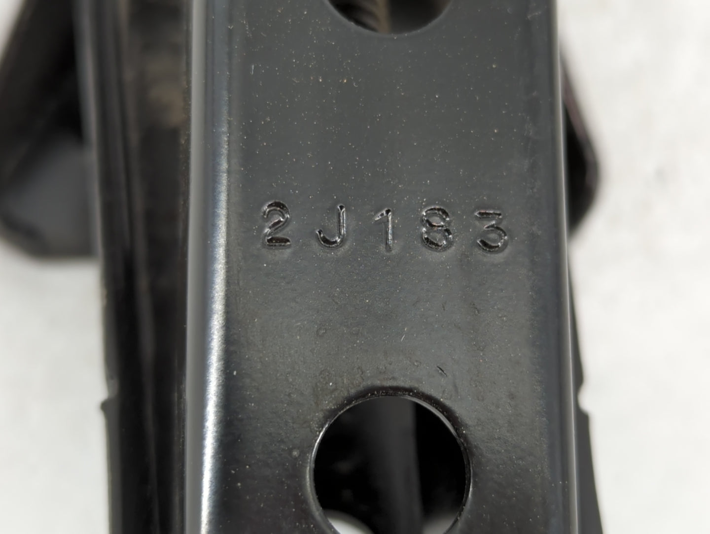 2013 Volkswagen Passat Spare Scissor Car Jack 1123551 - Oemusedautoparts1.com