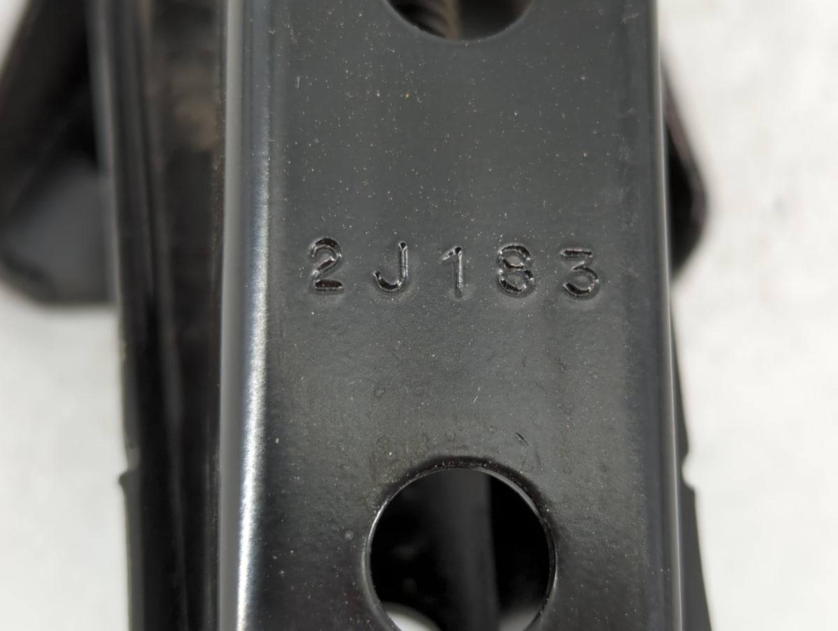 2013 Volkswagen Passat Spare Scissor Car Jack 1123551 - Oemusedautoparts1.com