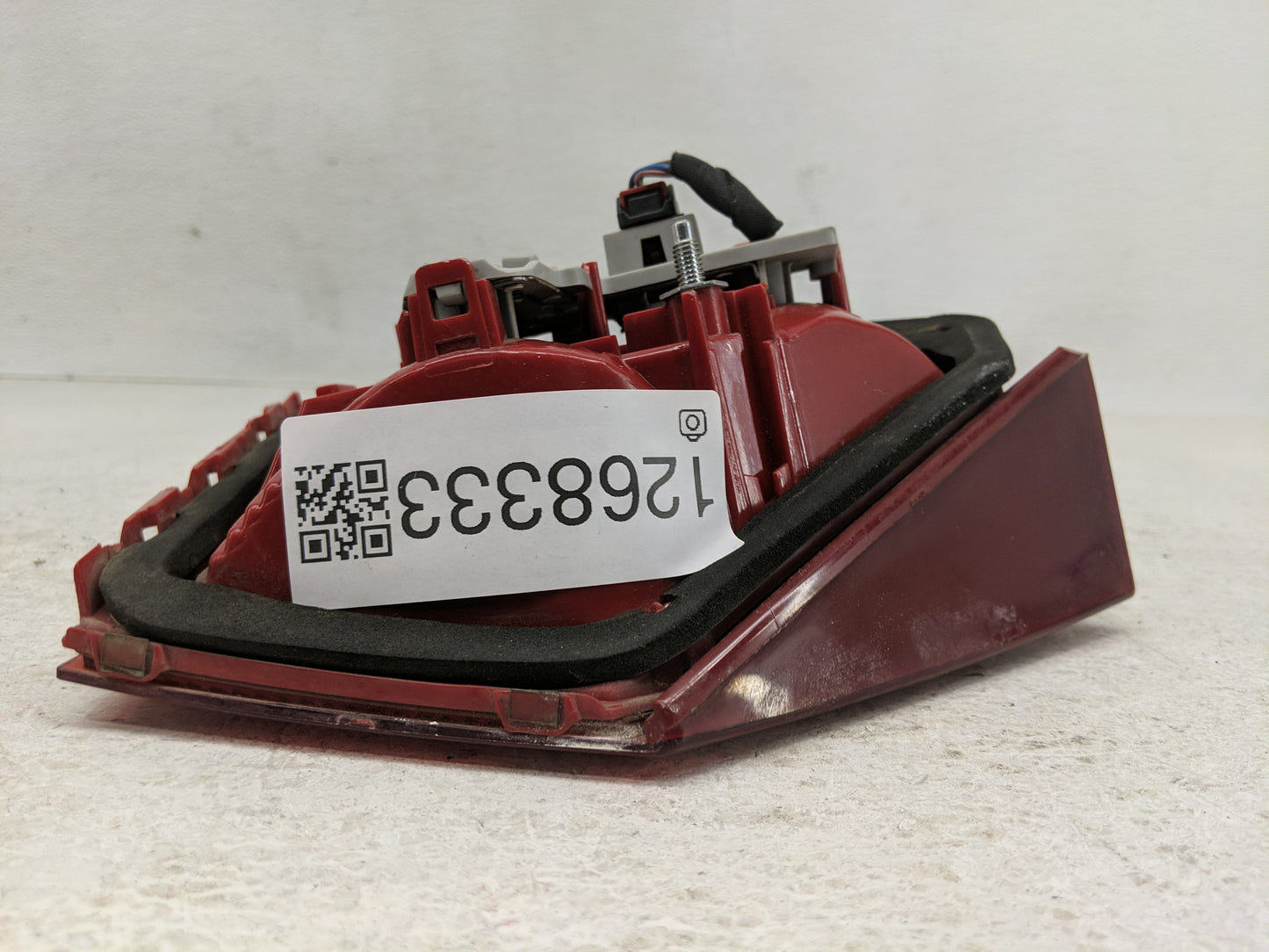 2012-2015 Volkswagen Passat Tail Light Assembly Passenger Right OEM P/N:561 945 094 B Fits Fits 2012 2013 2014 2015 OEM Used