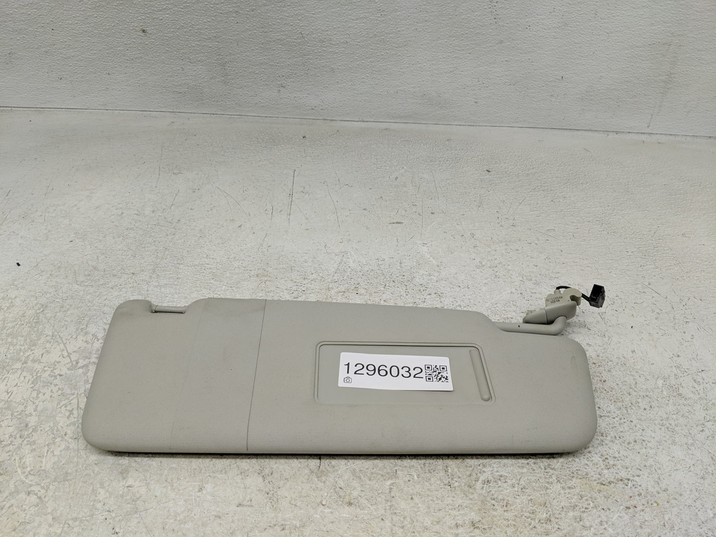 2012-2020 Volkswagen Passat Sun Visor Shade Replacement Driver Left Mirror Fits Fits 2012 2013 2014 2015 2016 2017 2018 2019