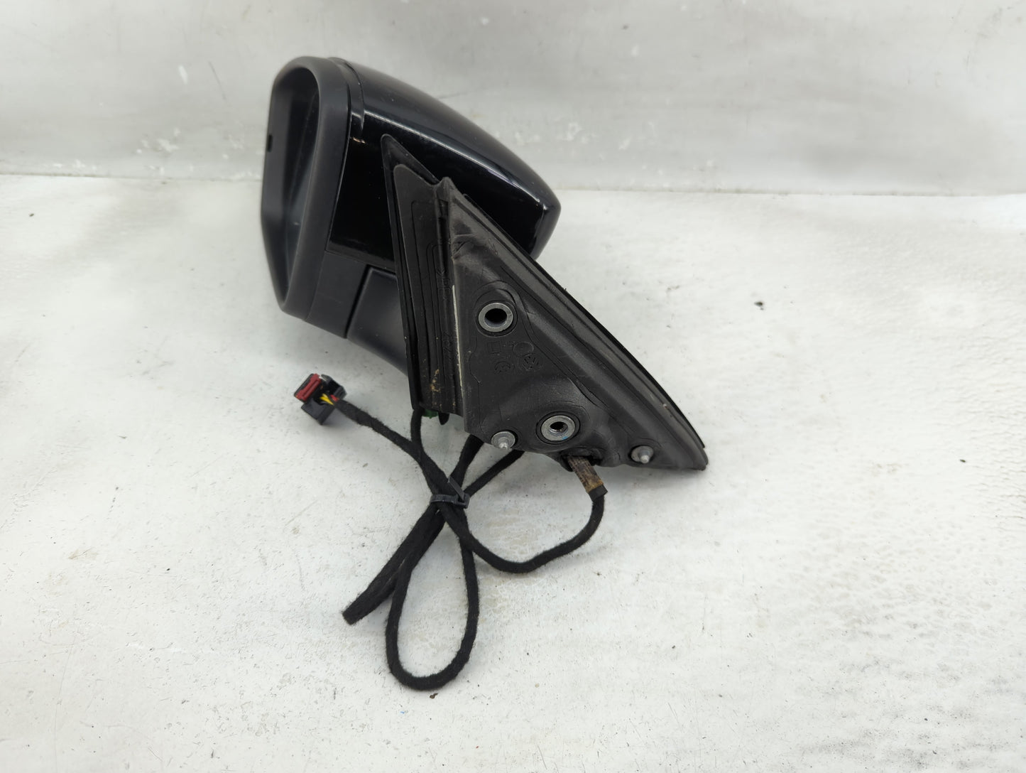 2013-2015 Volkswagen Passat Driver Side View Mirror - Left Door Mirror OEM Used - Oemusedautoparts1.com
