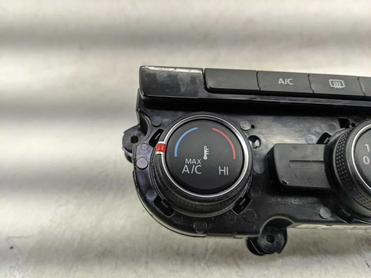 2020 Volkswagen Passat Climate Control Module Temperature AC/Heater Replacement P/N:184526-00 Fits OEM Used Auto Parts - Oem