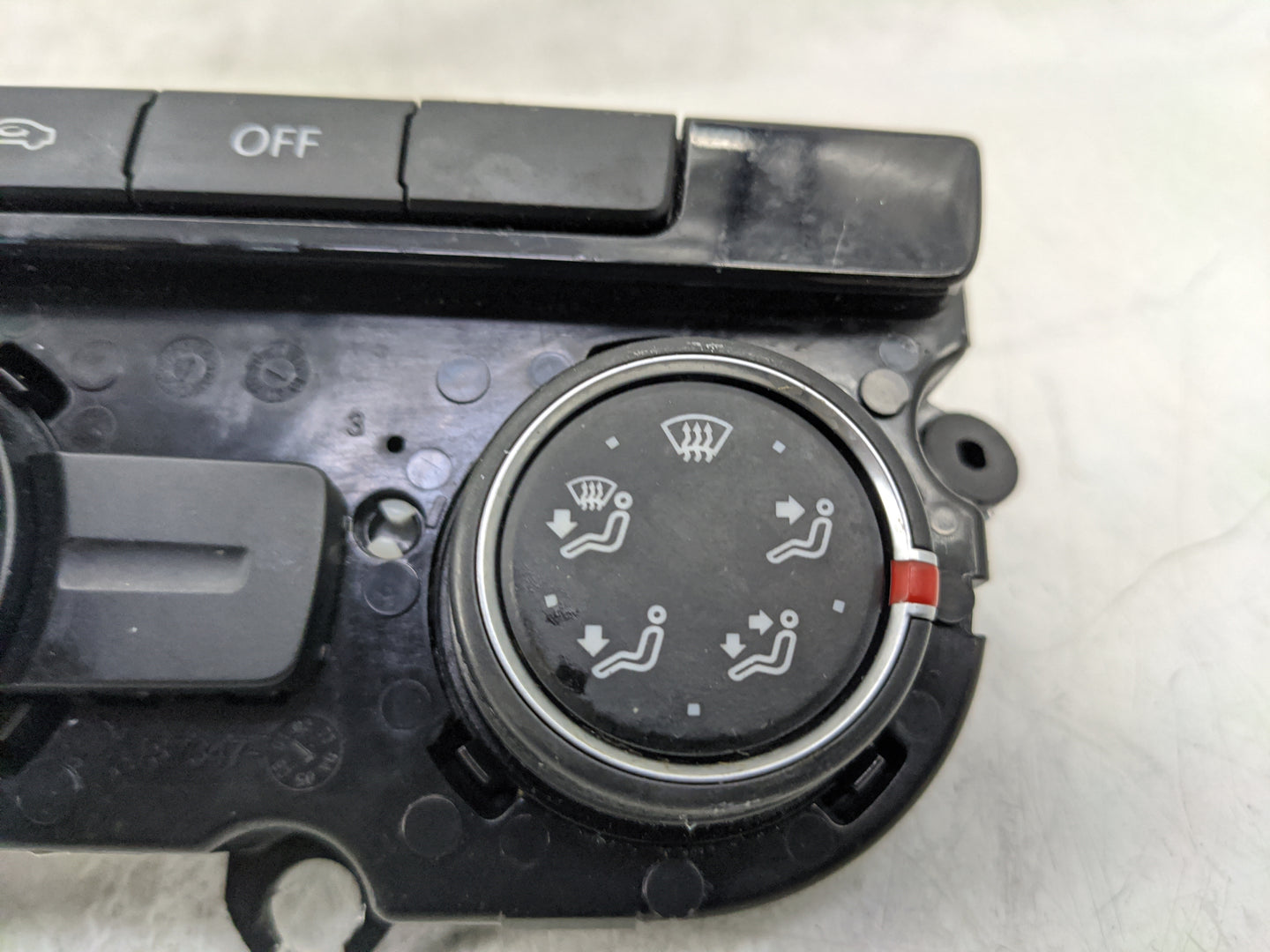 2020 Volkswagen Passat Climate Control Module Temperature AC/Heater Replacement P/N:184526-00 Fits OEM Used Auto Parts - Oem