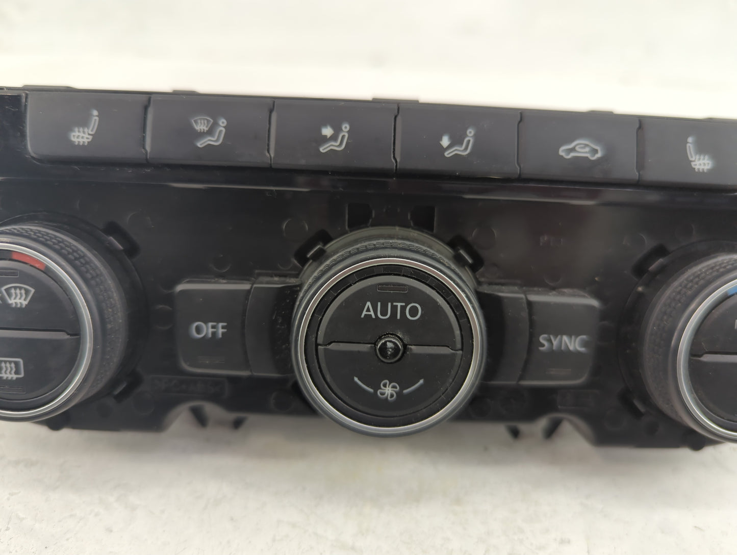 2020 Volkswagen Passat Climate Control Module Temperature AC/Heater Replacement P/N:184526-00 Fits OEM Used Auto Parts - Oem