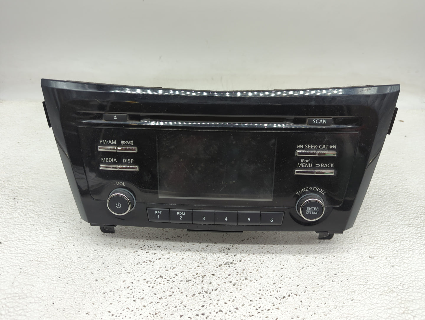 2013 Volkswagen Passat Radio AM FM Cd Player Receiver Replacement P/N:281856FL0A Fits OEM Used Auto Parts - Oemusedautoparts