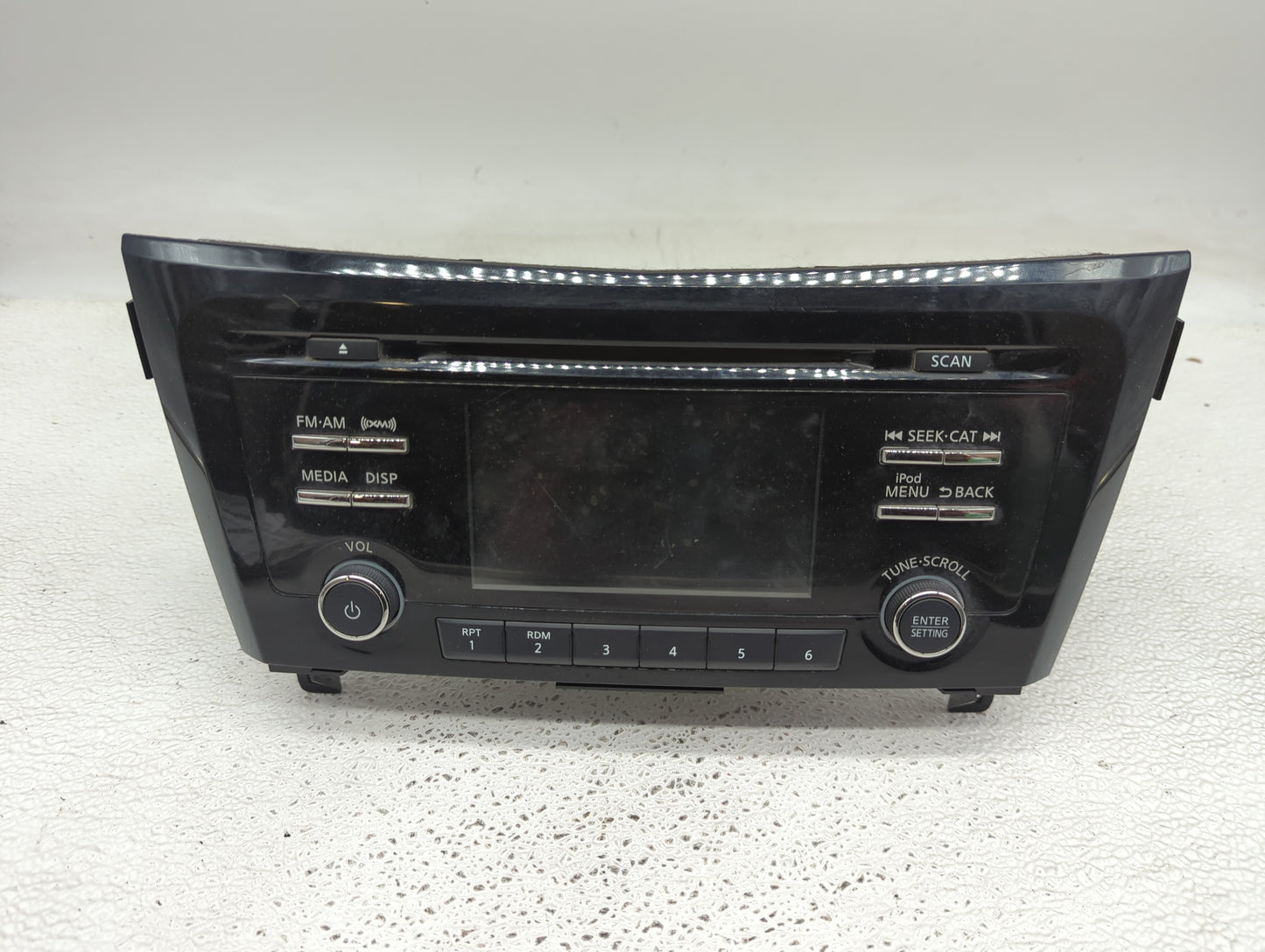 2013 Volkswagen Passat Radio AM FM Cd Player Receiver Replacement P/N:281856FL0A Fits OEM Used Auto Parts - Oemusedautoparts