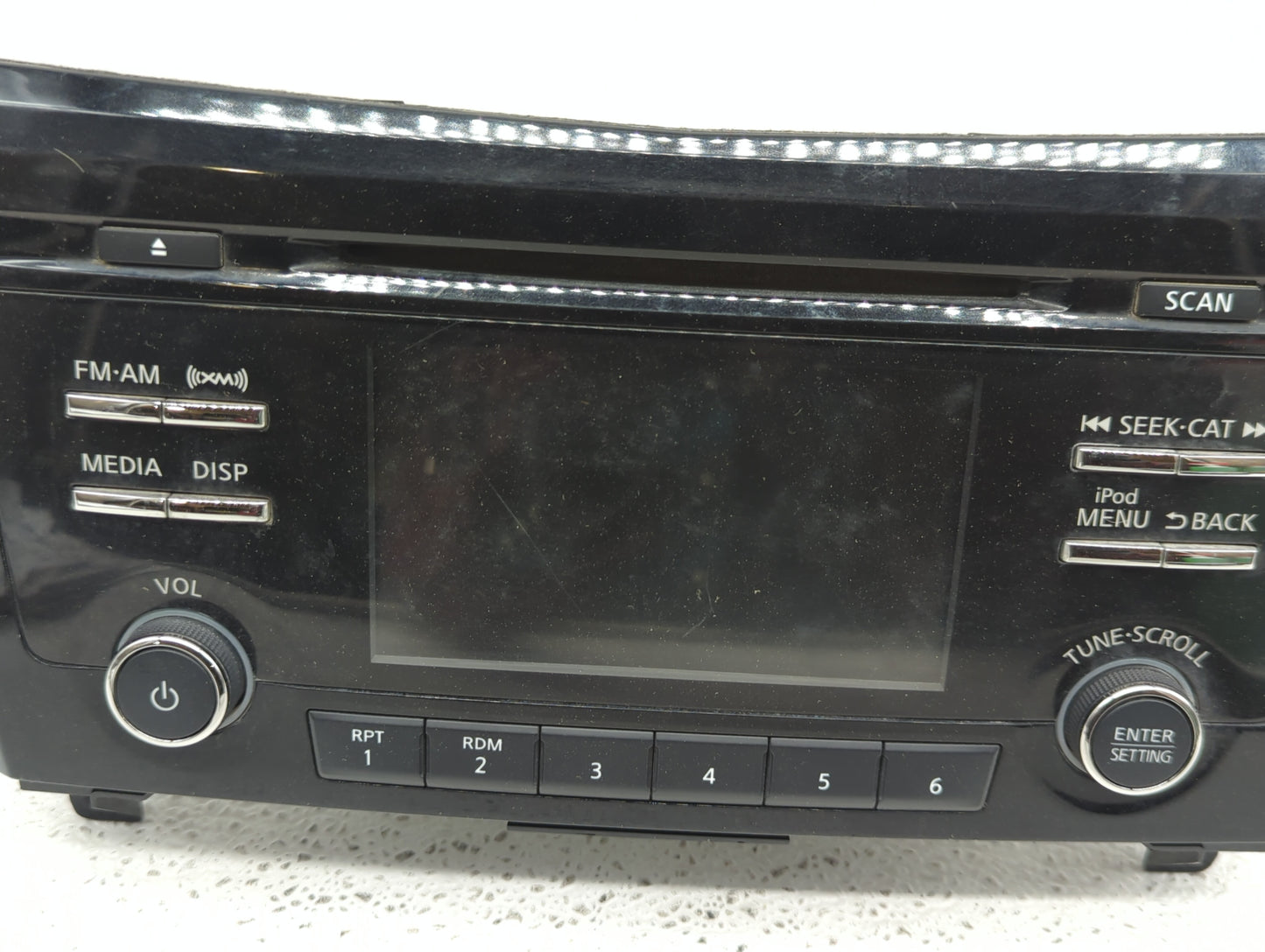 2013 Volkswagen Passat Radio AM FM Cd Player Receiver Replacement P/N:281856FL0A Fits OEM Used Auto Parts - Oemusedautoparts