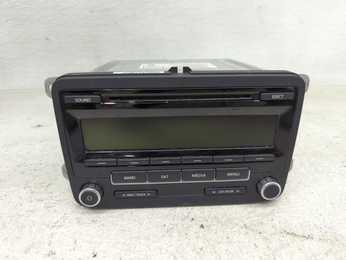 2013-2015 Volkswagen Passat Radio AM FM Cd Player Receiver Replacement P/N:1K0 035 164 F Fits Fits 2013 2014 2015 OEM Used A