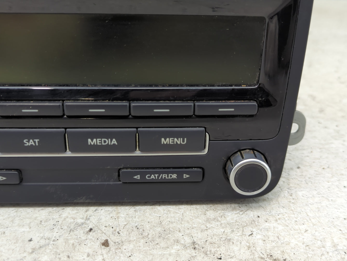 2013-2015 Volkswagen Passat Radio AM FM Cd Player Receiver Replacement P/N:1K0 035 164 F Fits Fits 2013 2014 2015 OEM Used A