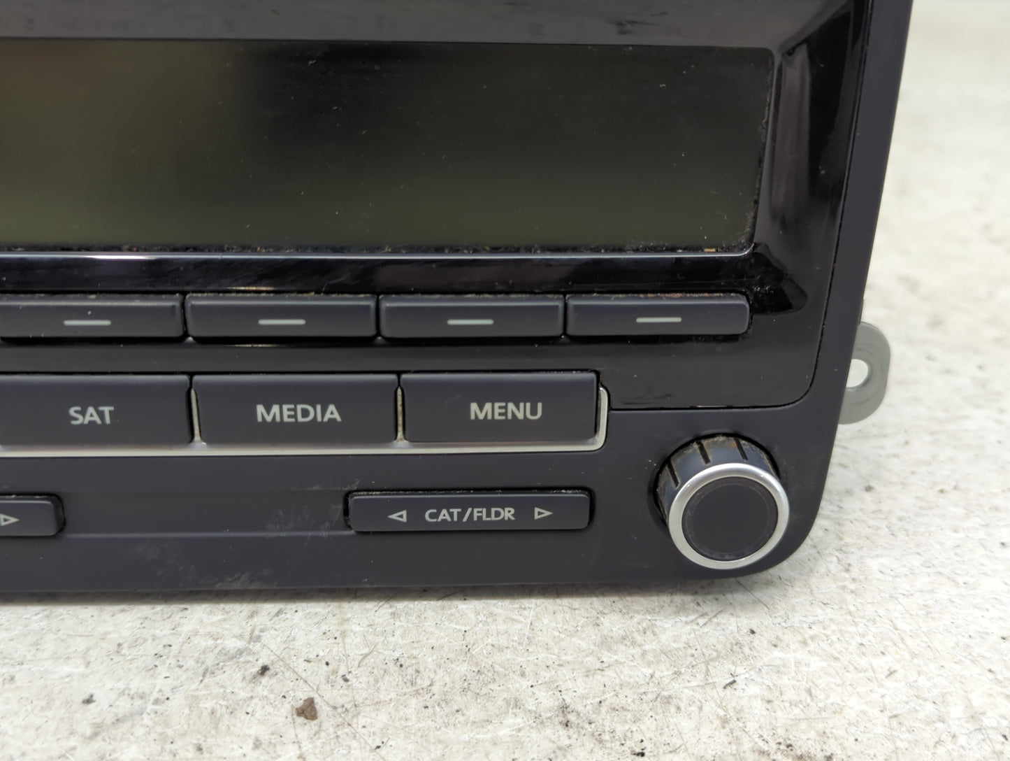 2013-2015 Volkswagen Passat Radio AM FM Cd Player Receiver Replacement P/N:1K0 035 164 F Fits Fits 2013 2014 2015 OEM Used A