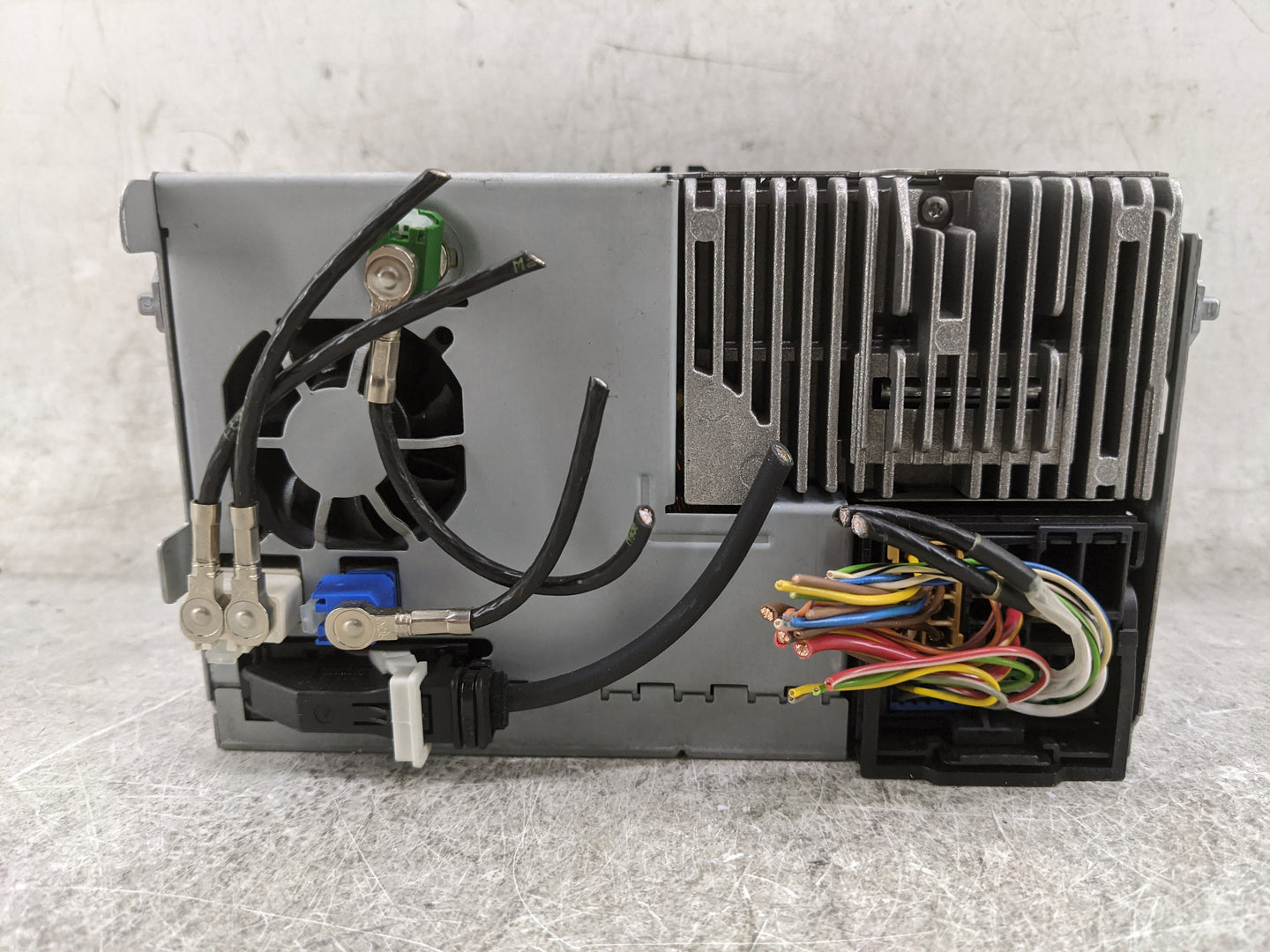 2013-2014 Volkswagen Passat Radio AM FM Cd Player Receiver Replacement P/N:3C0035684G A2C84028700 Fits OEM Used Auto Parts -