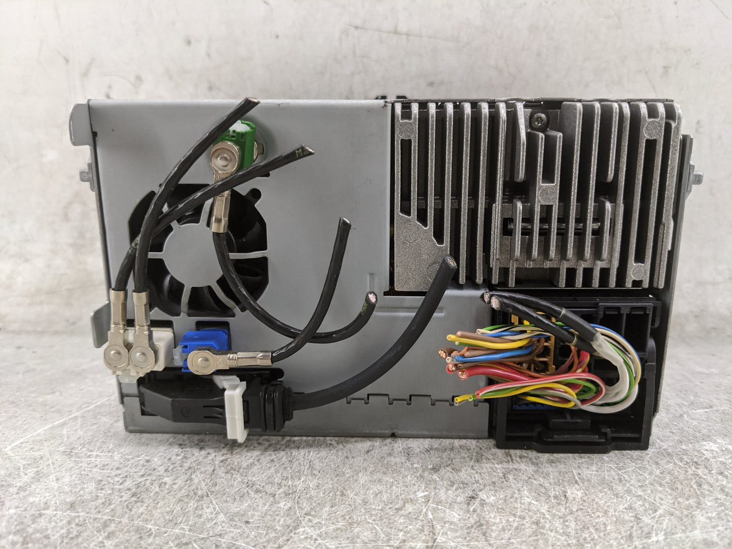 2013-2014 Volkswagen Passat Radio AM FM Cd Player Receiver Replacement P/N:3C0035684G A2C84028700 Fits OEM Used Auto Parts -