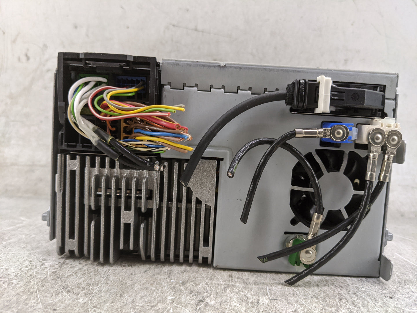 2013-2014 Volkswagen Passat Radio AM FM Cd Player Receiver Replacement P/N:3C0035684G A2C84028700 Fits OEM Used Auto Parts -