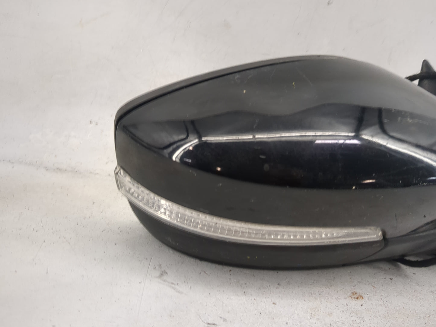 2013-2015 Volkswagen Passat Passenger Side View Mirror - Right Door Mirror OEM Used - Oemusedautoparts1.com