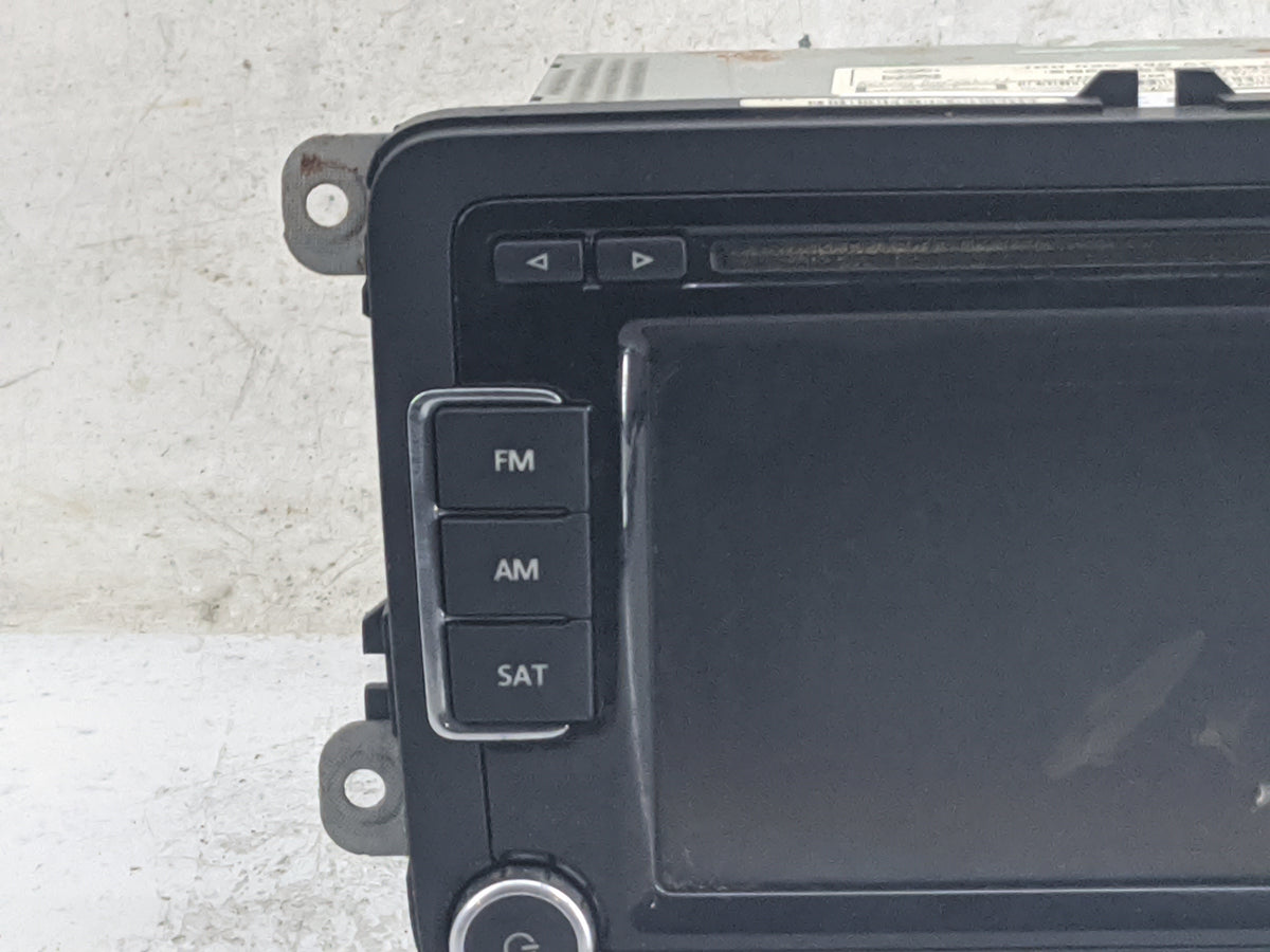 2012-2015 Volkswagen Passat Radio AM FM Cd Player Receiver Replacement P/N:1K0035180AF 28372938 Fits OEM Used Auto Parts - O