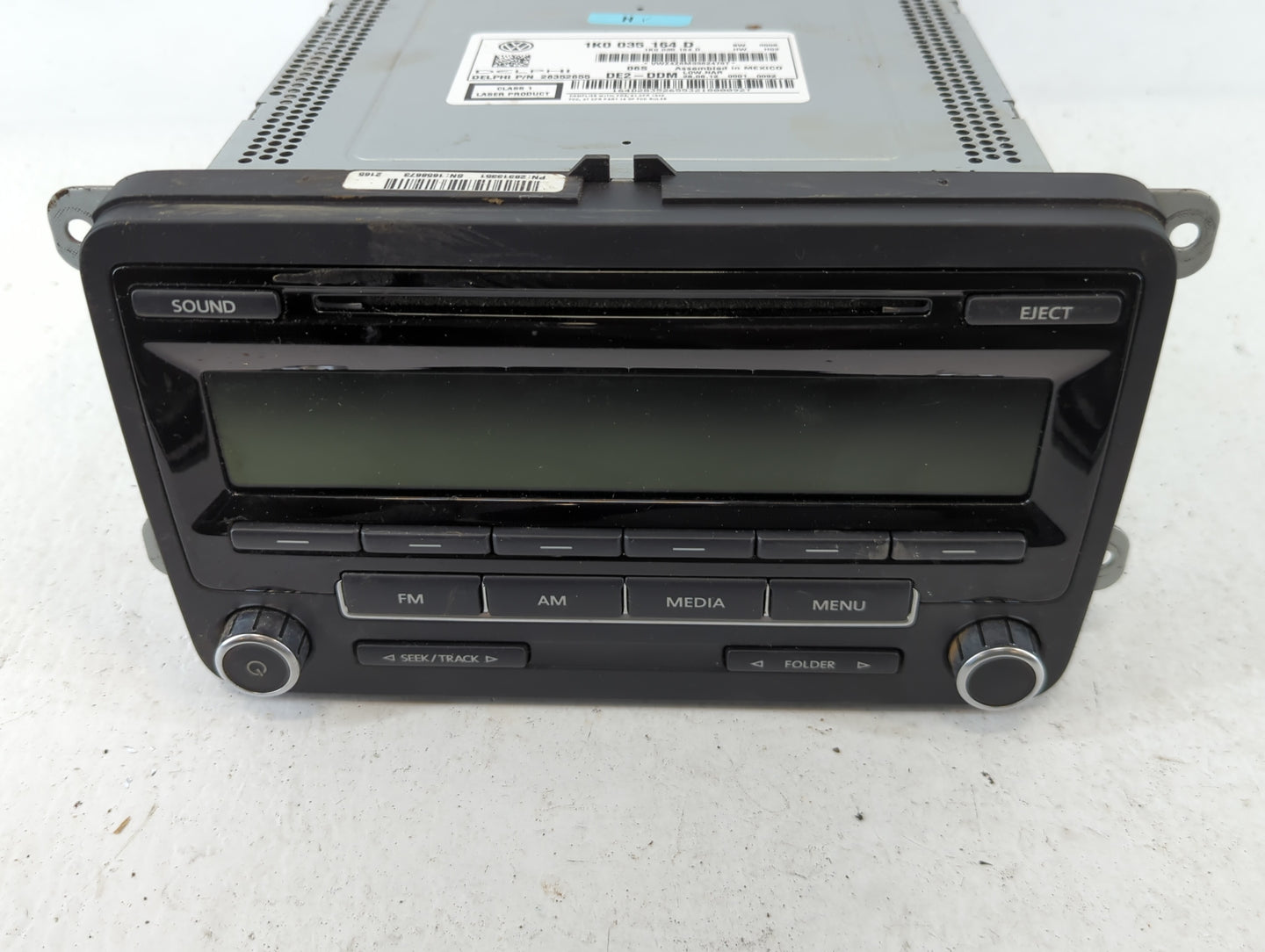 2012-2015 Volkswagen Passat Am Fm Cd Player Radio Receiver - Oemusedautoparts1.com