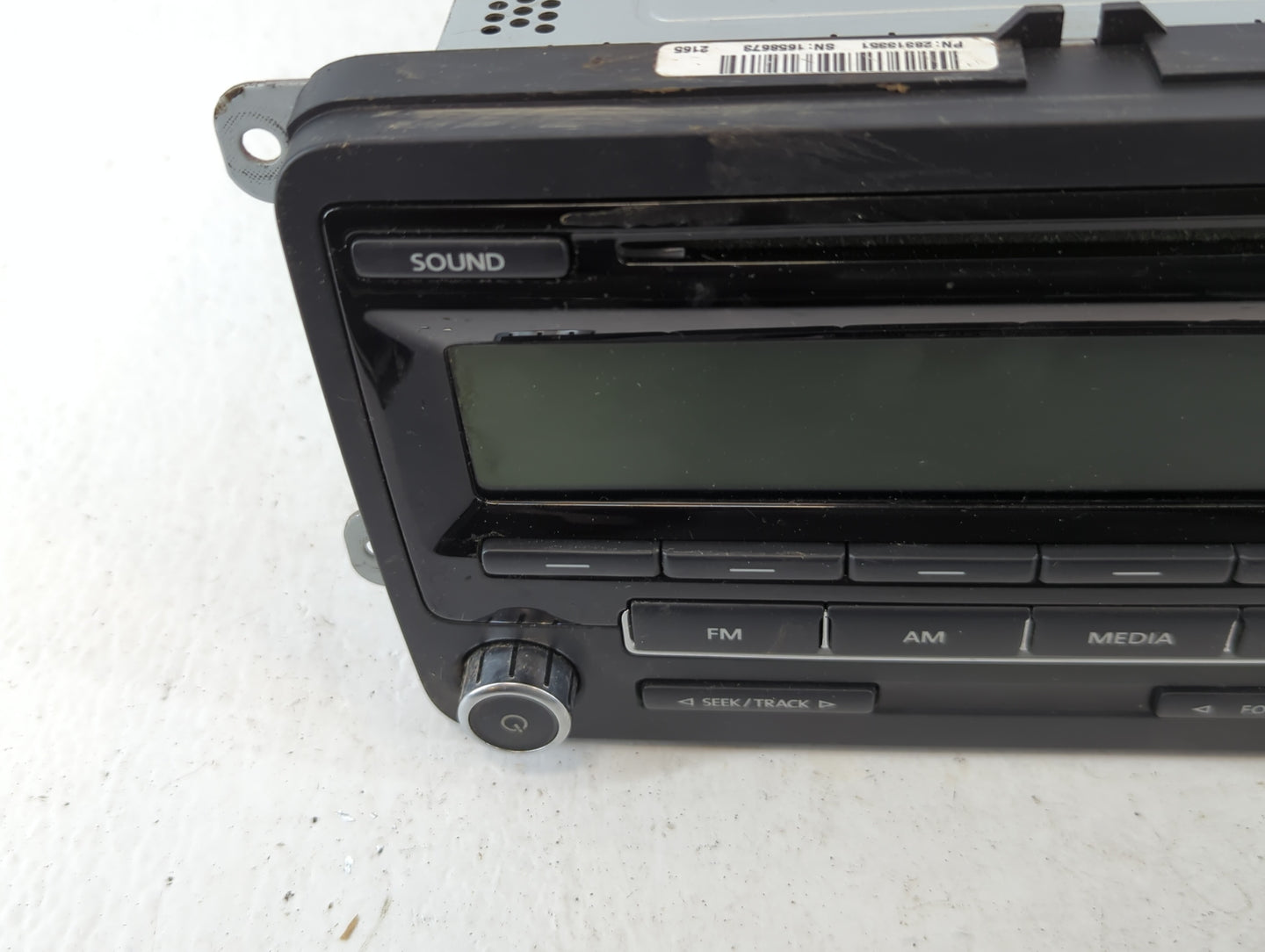 2012-2015 Volkswagen Passat Am Fm Cd Player Radio Receiver - Oemusedautoparts1.com