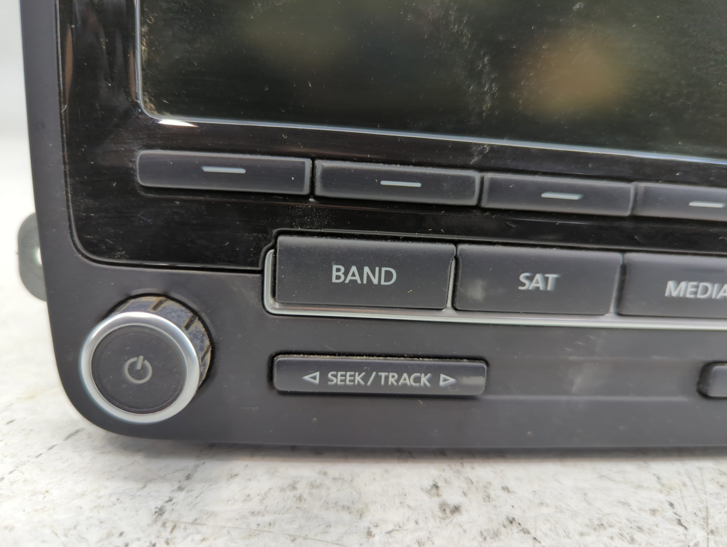 2013-2015 Volkswagen Passat Am Fm Cd Player Radio Receiver - Oemusedautoparts1.com