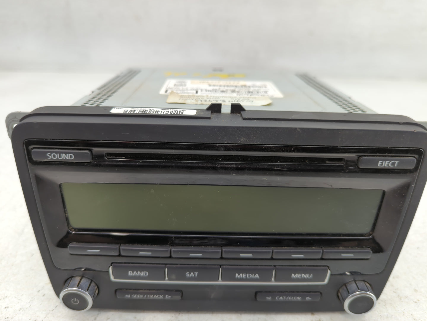 2013-2015 Volkswagen Passat Am Fm Cd Player Radio Receiver - Oemusedautoparts1.com