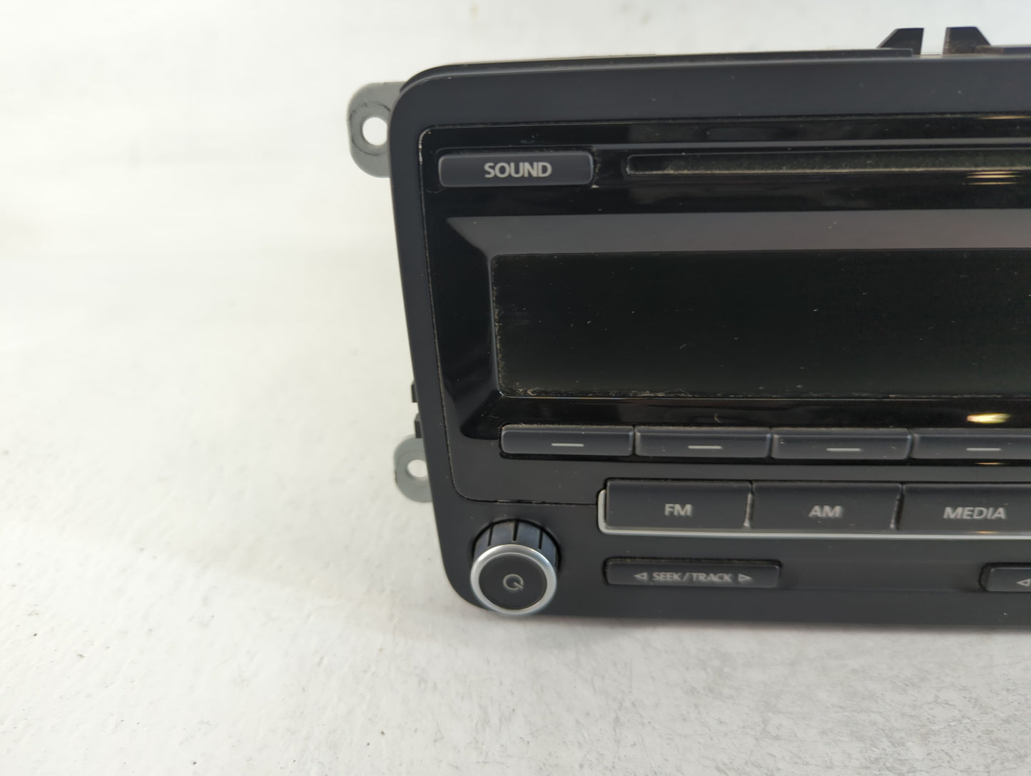 2012-2015 Volkswagen Passat Am Fm Cd Player Radio Receiver - Oemusedautoparts1.com