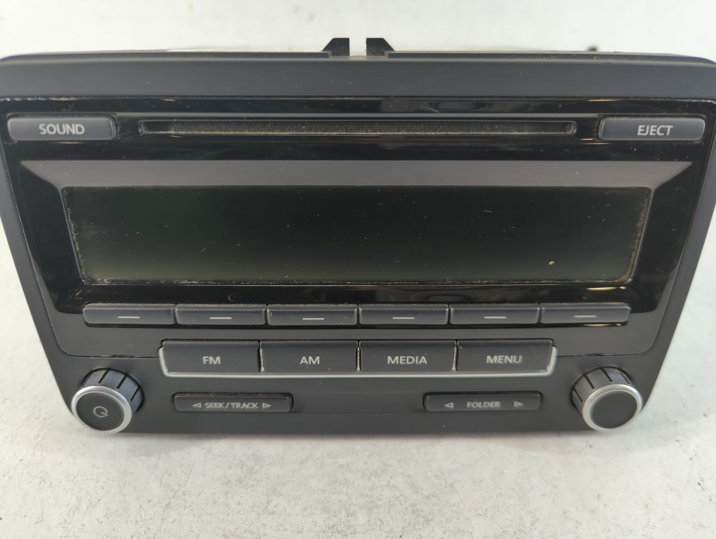2012-2015 Volkswagen Passat Am Fm Cd Player Radio Receiver - Oemusedautoparts1.com