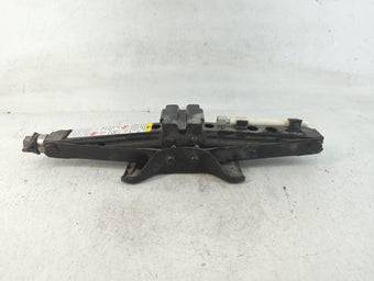 compare product 2013 Volkswagen Passat Spare Scissor Car Jack 783998