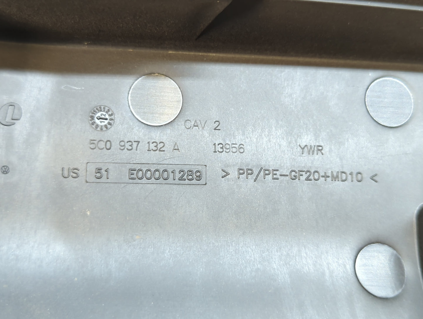 2012-2020 Volkswagen Passat Fusebox Fuse Box Panel Relay Module P/N:5C0 937 132 A Fits OEM Used Auto Parts - Oemusedautopart