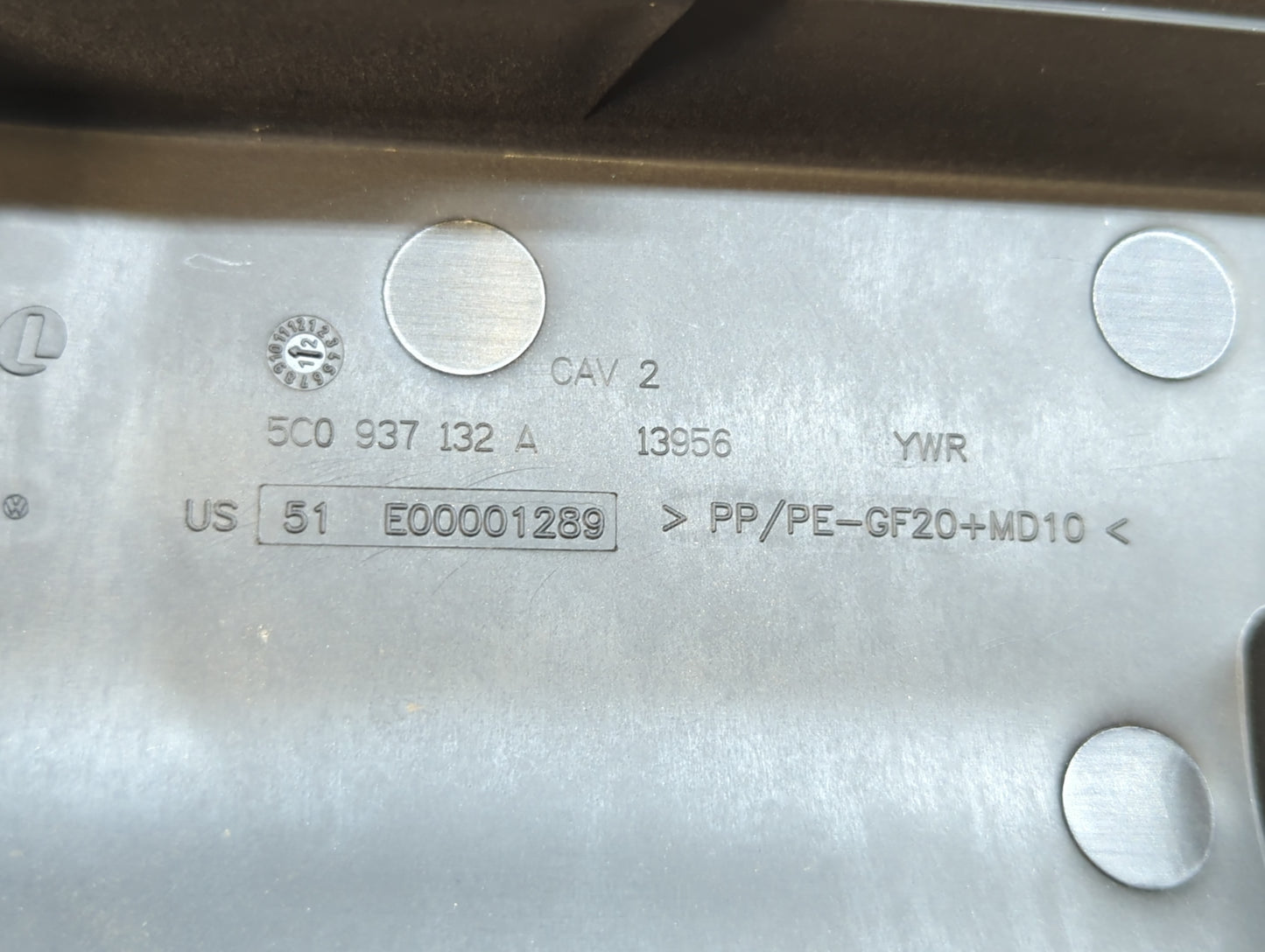 2012-2020 Volkswagen Passat Fusebox Fuse Box Panel Relay Module P/N:5C0 937 132 A Fits OEM Used Auto Parts - Oemusedautopart