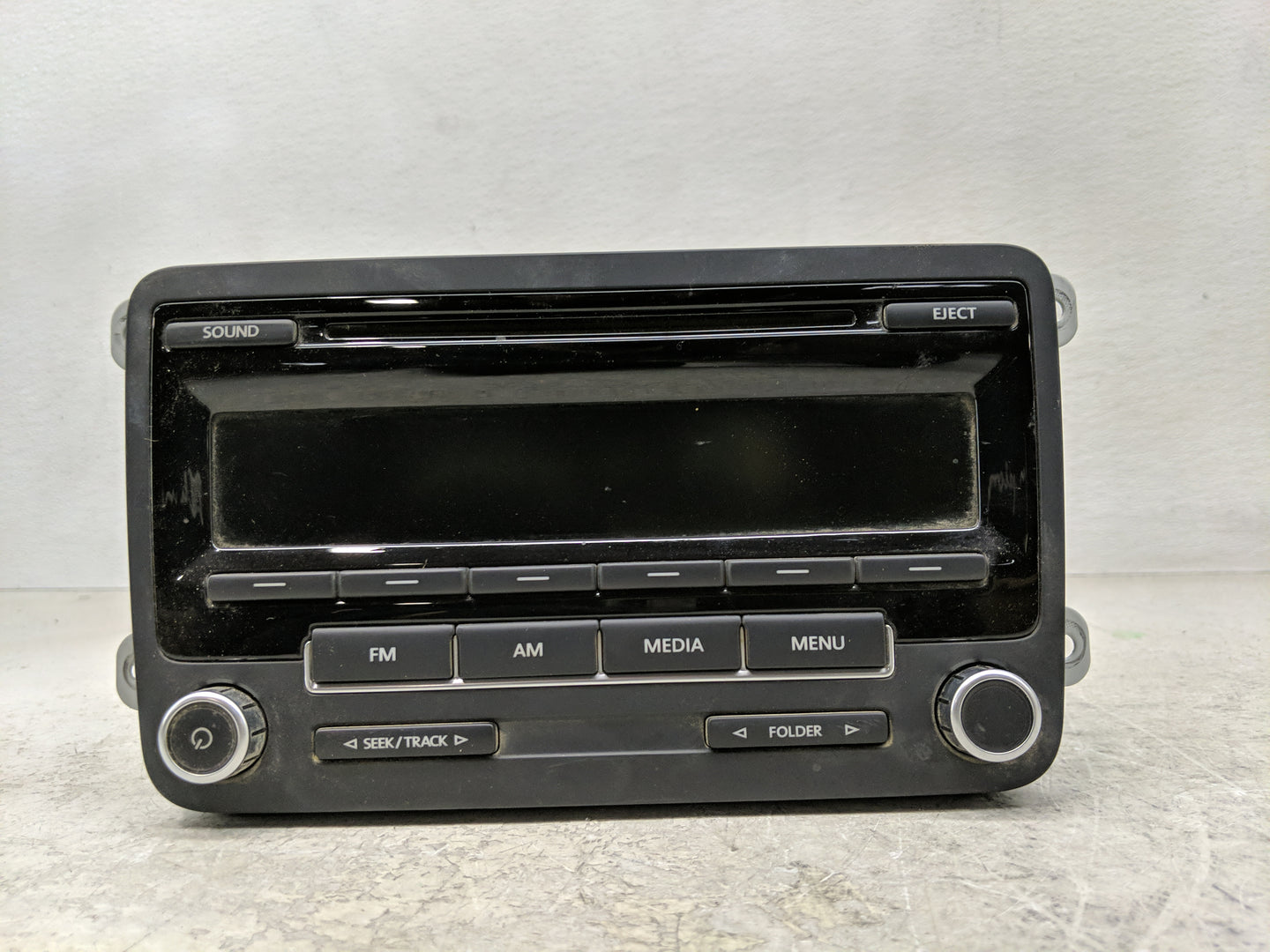 2009-2017 Volkswagen Tiguan Radio AM FM Cd Player Receiver Replacement P/N:5N0 035 164 D Fits OEM Used Auto Parts - Oemuseda