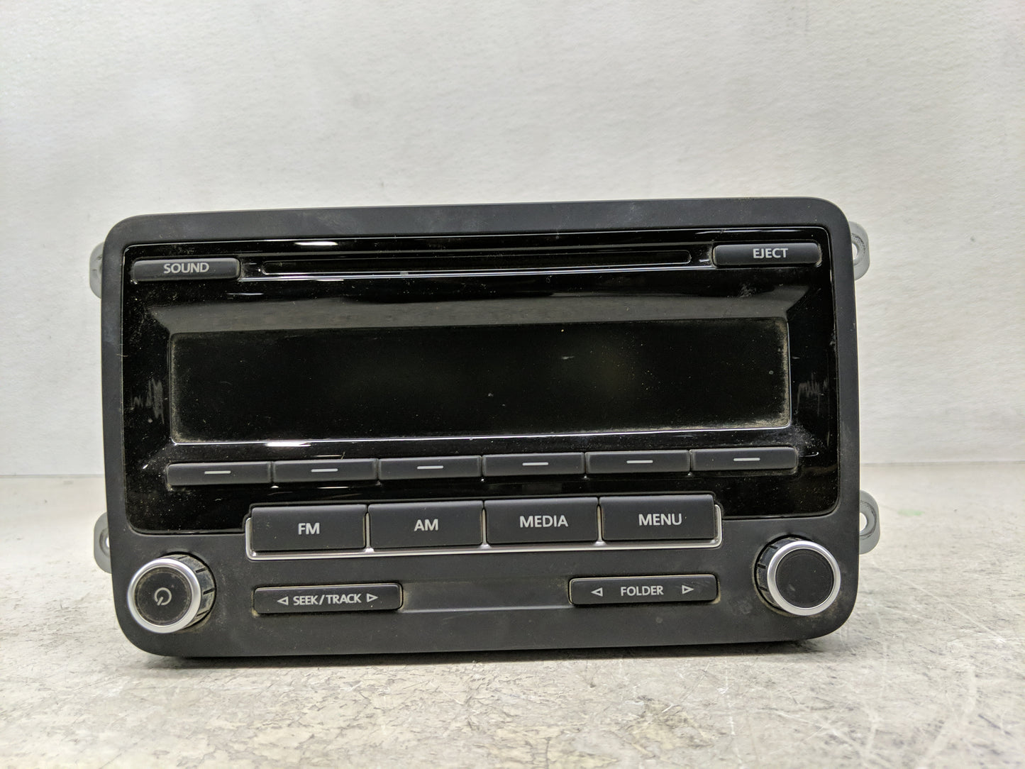 2009-2017 Volkswagen Tiguan Radio AM FM Cd Player Receiver Replacement P/N:5N0 035 164 D Fits OEM Used Auto Parts - Oemuseda