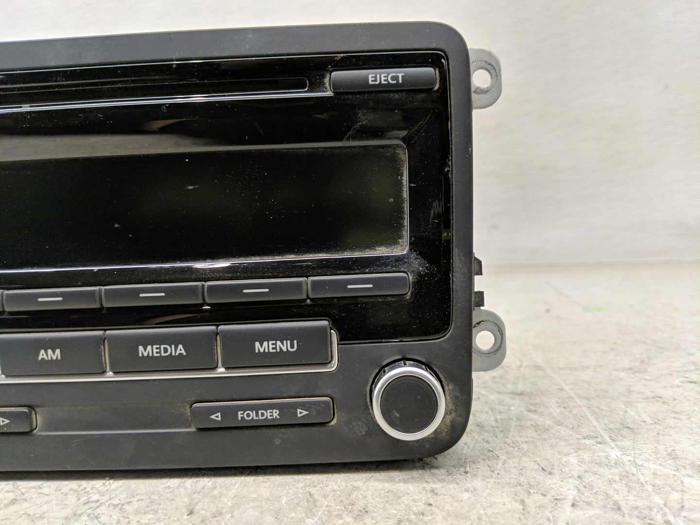 2009-2017 Volkswagen Tiguan Radio AM FM Cd Player Receiver Replacement P/N:5N0 035 164 D Fits OEM Used Auto Parts - Oemuseda