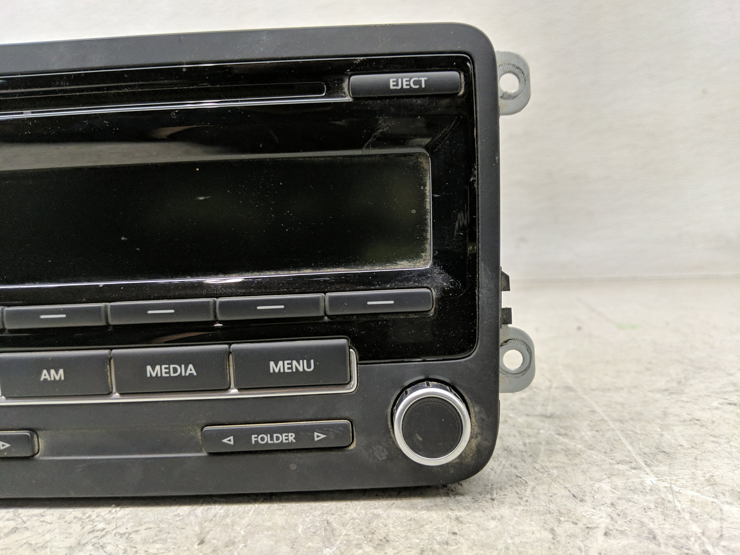 2009-2017 Volkswagen Tiguan Radio AM FM Cd Player Receiver Replacement P/N:5N0 035 164 D Fits OEM Used Auto Parts - Oemuseda