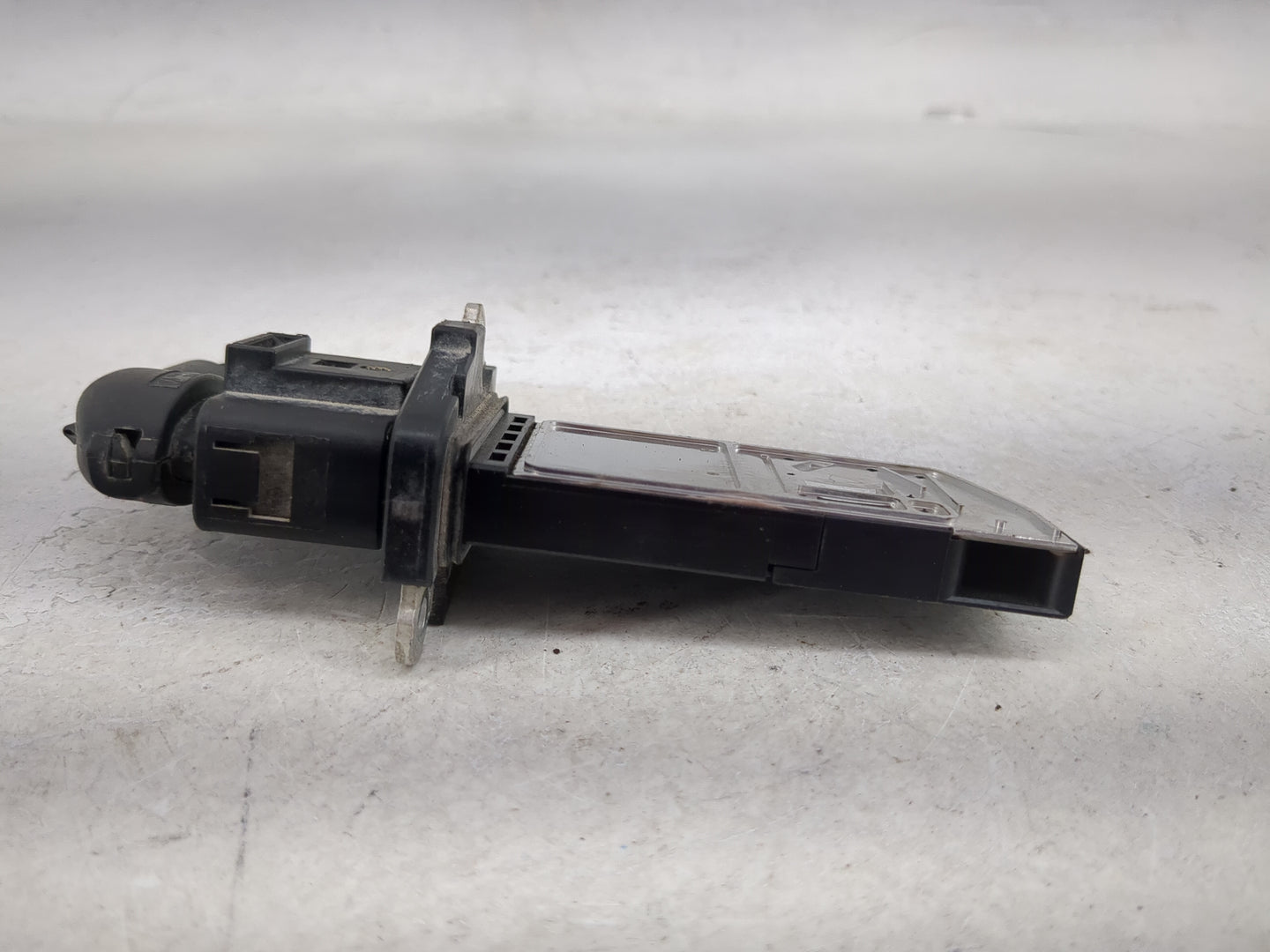 2009-2018 Volkswagen Tiguan Mass Air Flow Meter Maf 1486145 - Oemusedautoparts1.com