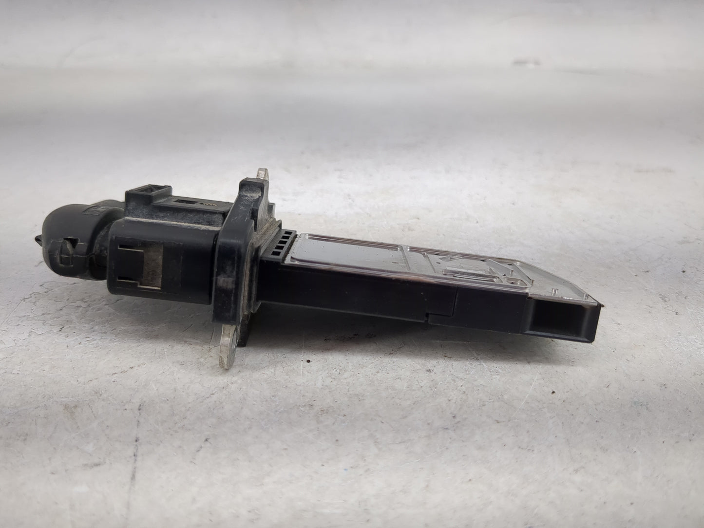 2009-2018 Volkswagen Tiguan Mass Air Flow Meter Maf 1486145 - Oemusedautoparts1.com