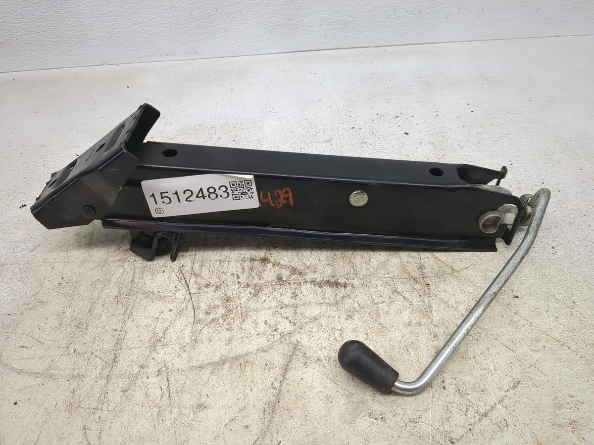 2013 Volkswagen Tiguan Spare Scissor Car Jack - Oemusedautoparts1.com