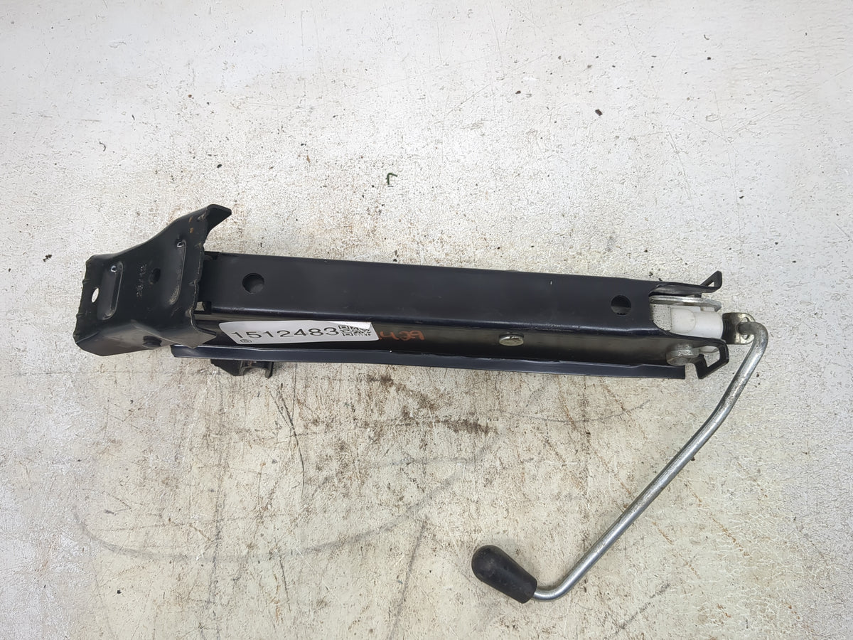 2013 Volkswagen Tiguan Spare Scissor Car Jack - Oemusedautoparts1.com