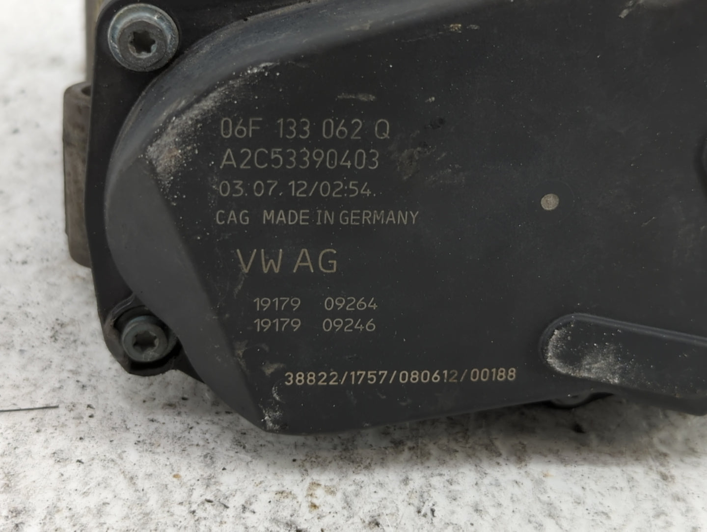 2009-2018 Volkswagen Tiguan Throttle Body P/N:06F 133 062 G 06F 133 062 Q Fits OEM Used Auto Parts - Oemusedautoparts1.com