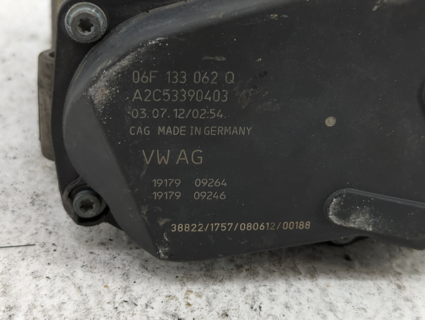 2009-2018 Volkswagen Tiguan Throttle Body P/N:06F 133 062 G 06F 133 062 Q Fits OEM Used Auto Parts - Oemusedautoparts1.com