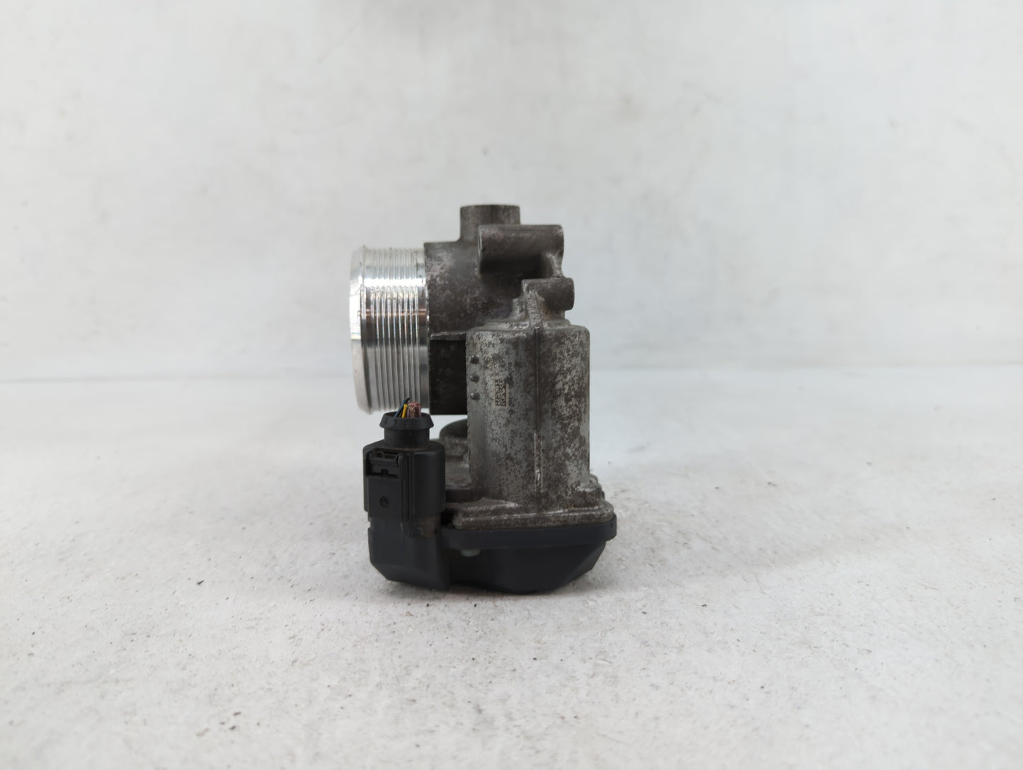 2009-2018 Volkswagen Tiguan Throttle Body P/N:06F 133 062 G 06F 133 062 Q Fits OEM Used Auto Parts - Oemusedautoparts1.com
