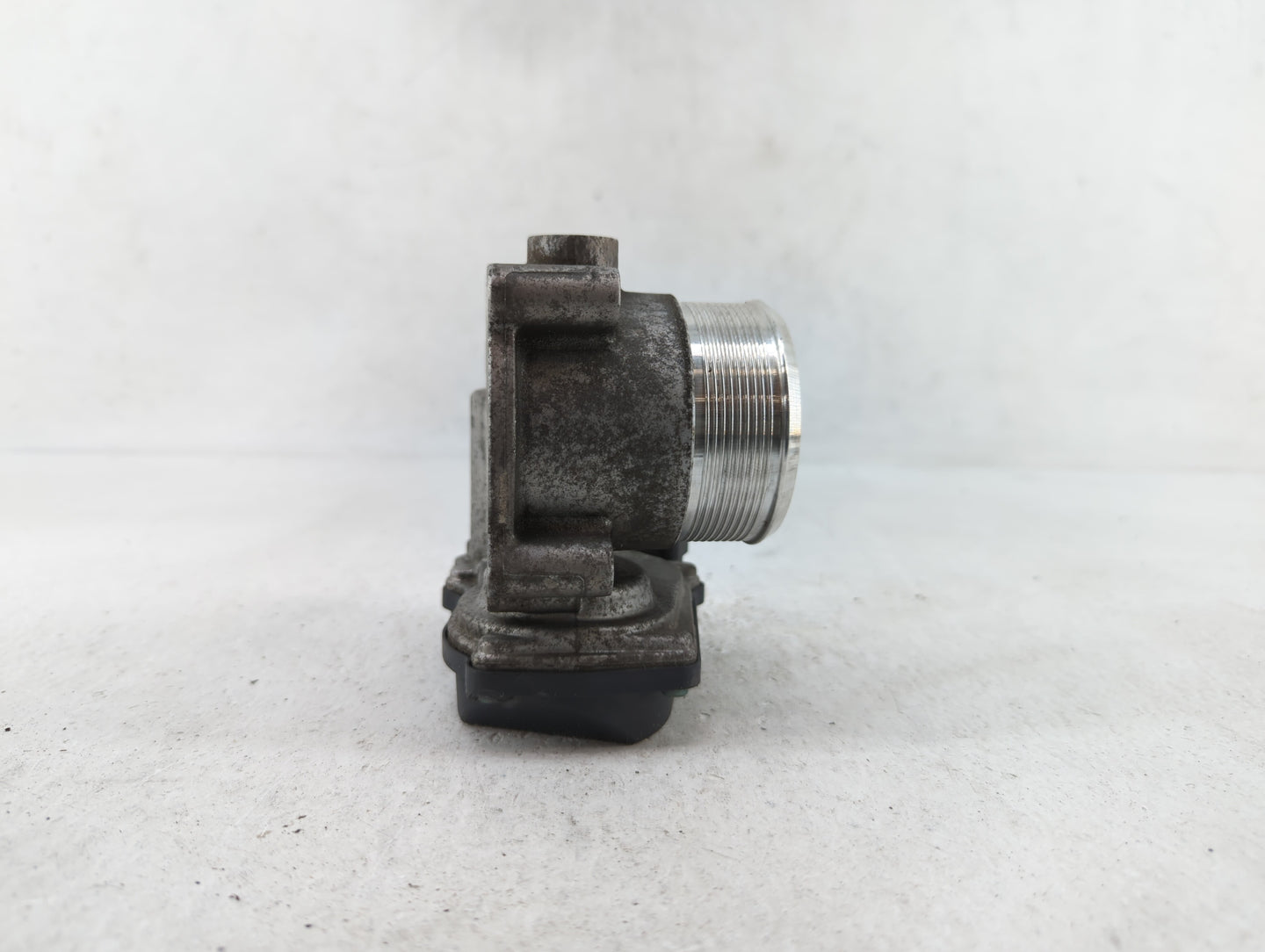 2009-2018 Volkswagen Tiguan Throttle Body P/N:06F 133 062 G 06F 133 062 Q Fits OEM Used Auto Parts - Oemusedautoparts1.com