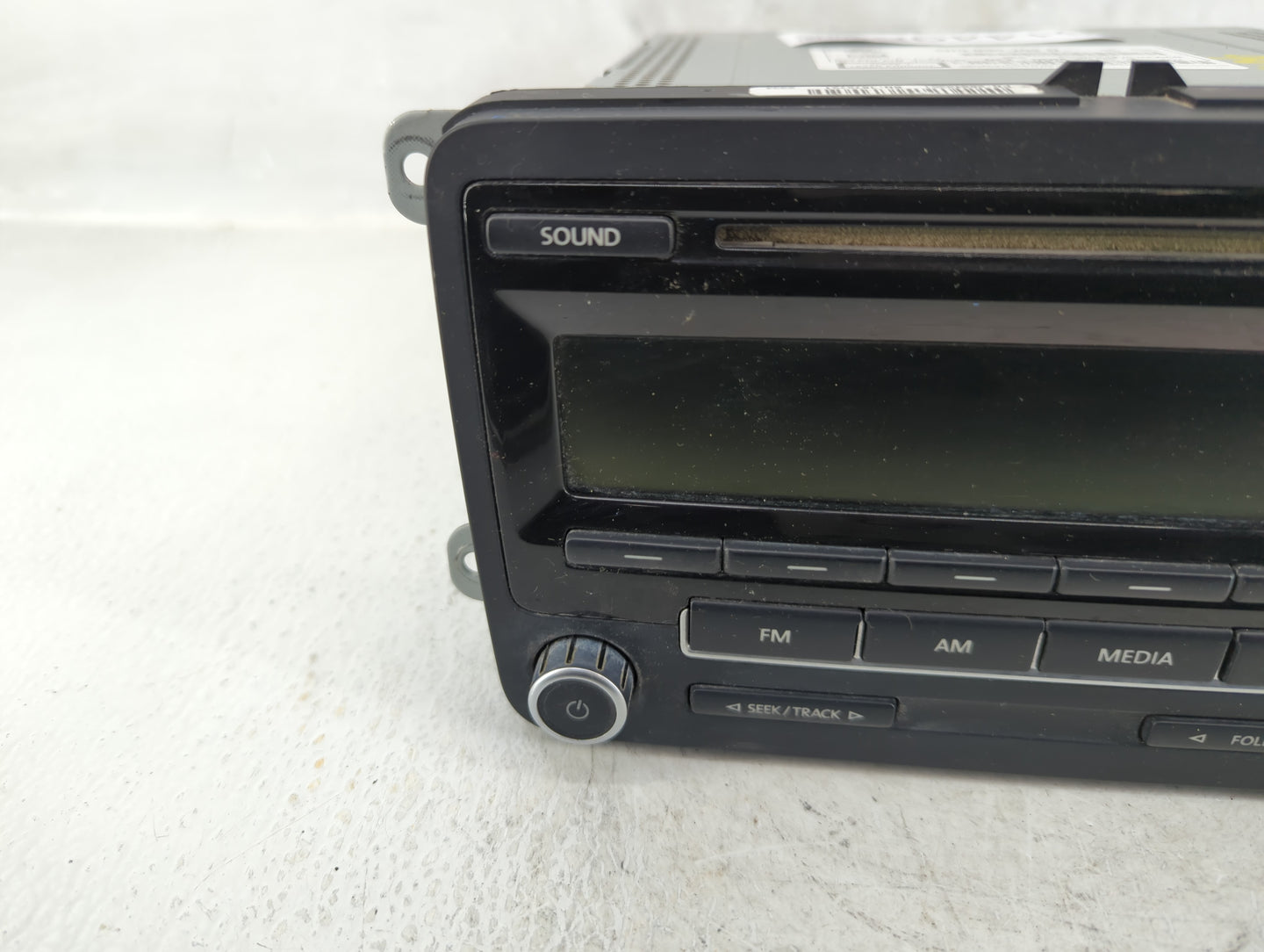 2009-2017 Volkswagen Tiguan Am Fm Cd Player Radio Receiver - Oemusedautoparts1.com