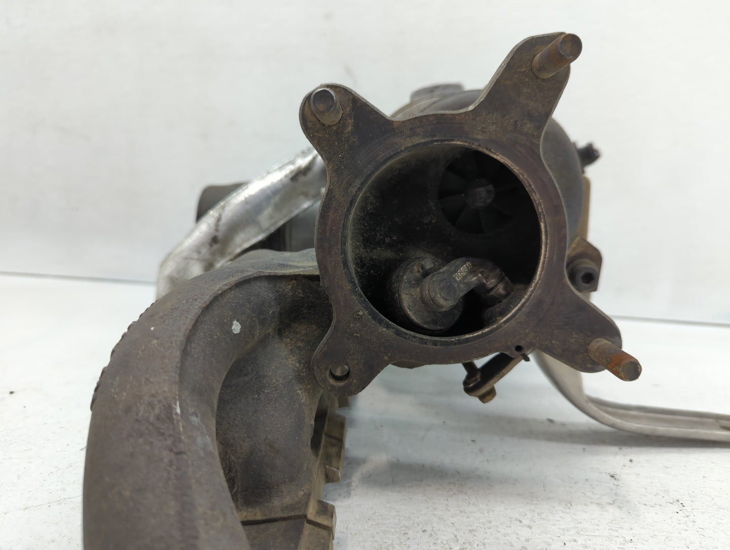 2009 Volkswagen Tiguan Turbocharger Exhaust Manifold With Turbo Charger - Oemusedautoparts1.com