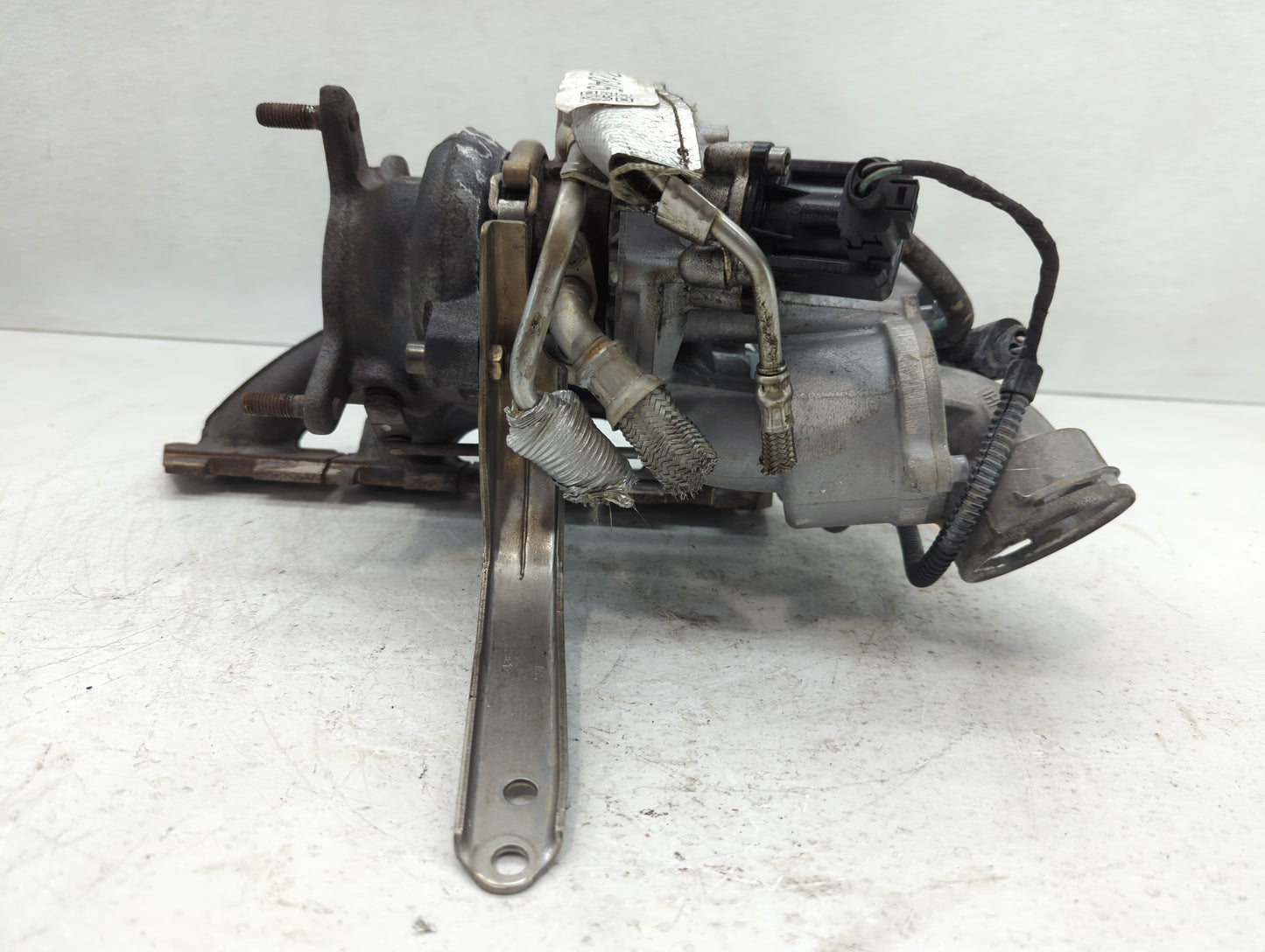 2009 Volkswagen Tiguan Turbocharger Exhaust Manifold With Turbo Charger - Oemusedautoparts1.com