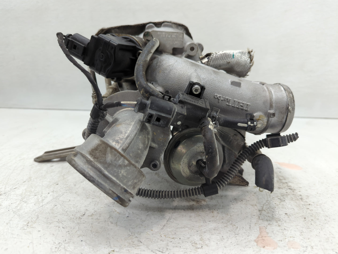 2009 Volkswagen Tiguan Turbocharger Exhaust Manifold With Turbo Charger - Oemusedautoparts1.com