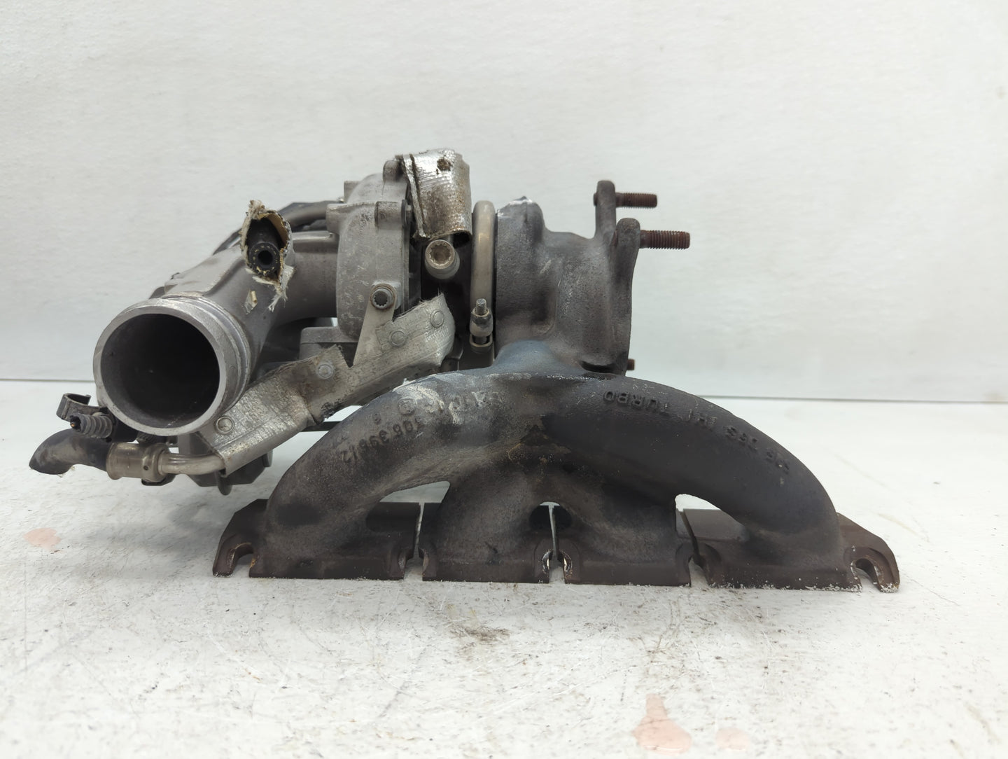 2009 Volkswagen Tiguan Turbocharger Exhaust Manifold With Turbo Charger - Oemusedautoparts1.com
