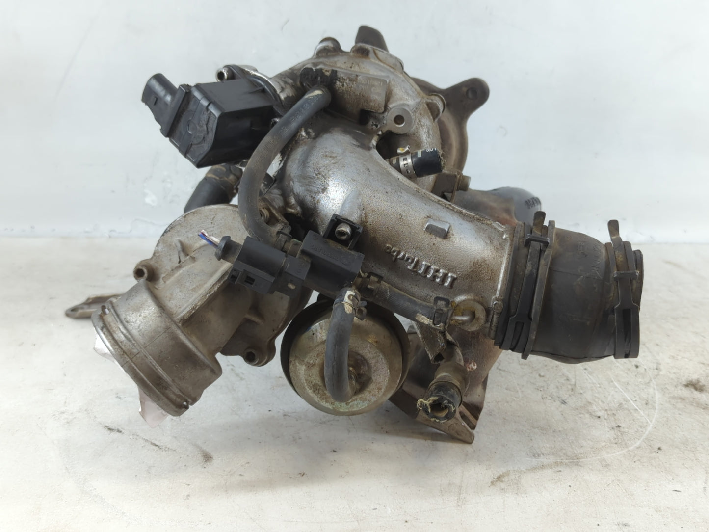 2009 Volkswagen Tiguan Turbocharger Exhaust Manifold With Turbo Charger - Oemusedautoparts1.com
