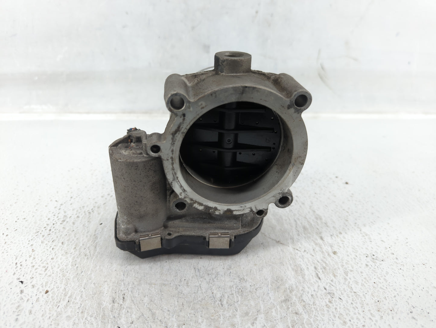 2011-2017 Volkswagen Touareg Throttle Body P/N:03H 133 062 A Fits Fits 2011 2012 2013 2014 2015 2016 2017 2018 OEM Used Auto