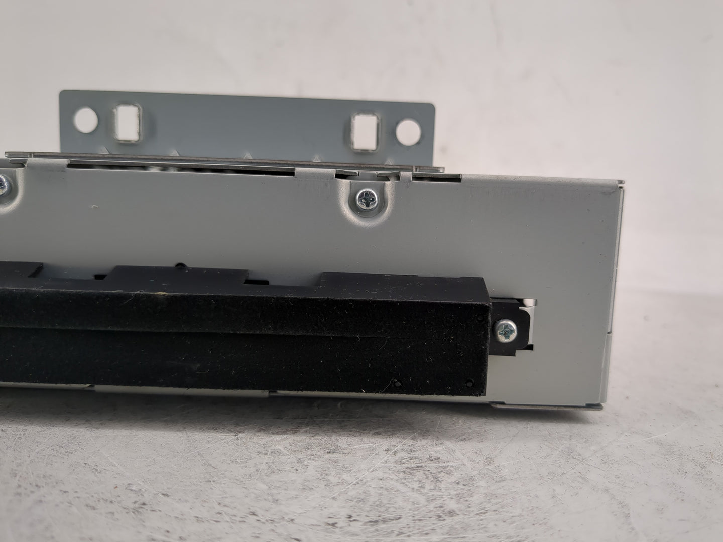 2009-2013 Volvo C30 Radio AM FM Cd Player Receiver Replacement P/N:31328060 Fits Fits 2009 2010 2011 2012 2013 OEM Used Auto
